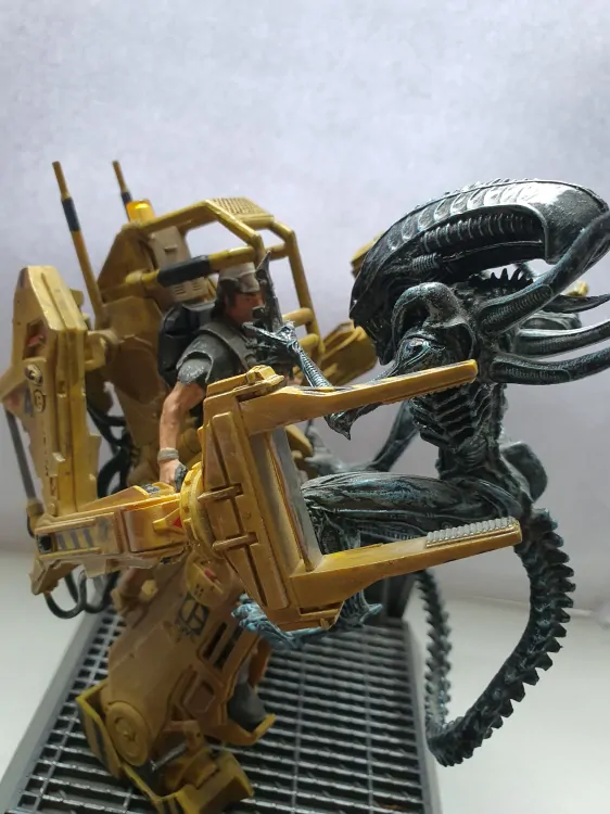 ALIEN FIGURKA Z COLLECTORS EDICE 