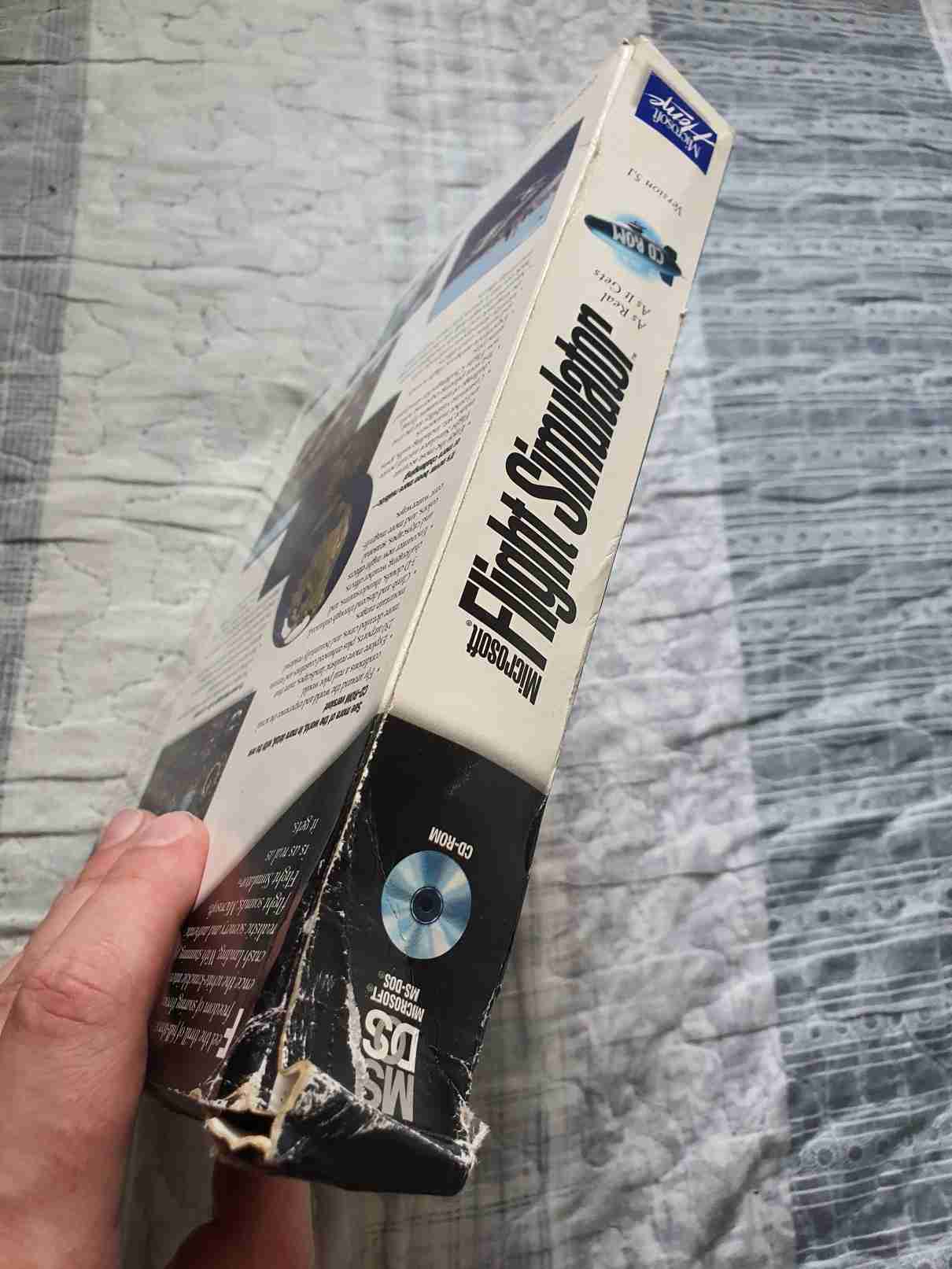 MICROSOFT FLIGHT SIMULATOR 